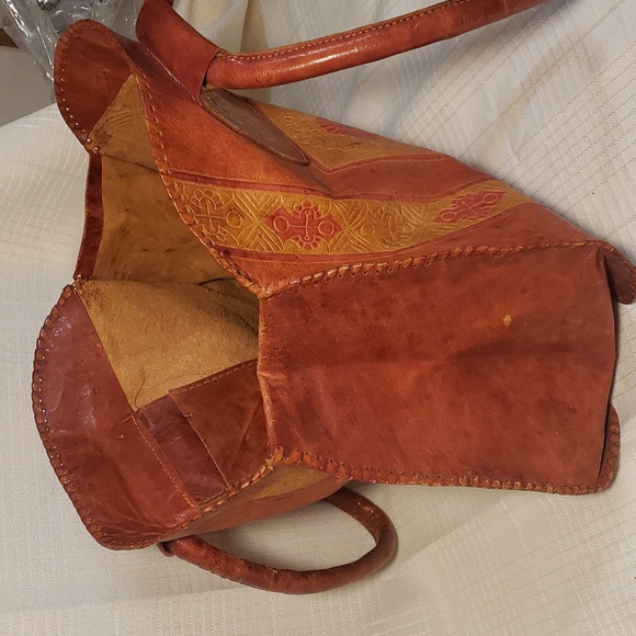 Handmade Tooled leather women's handbag, African motif . - Picture 11 of 12